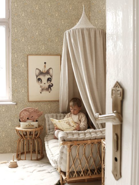wallpaper_mrsMighetto_kidsroom_grey_bunnies